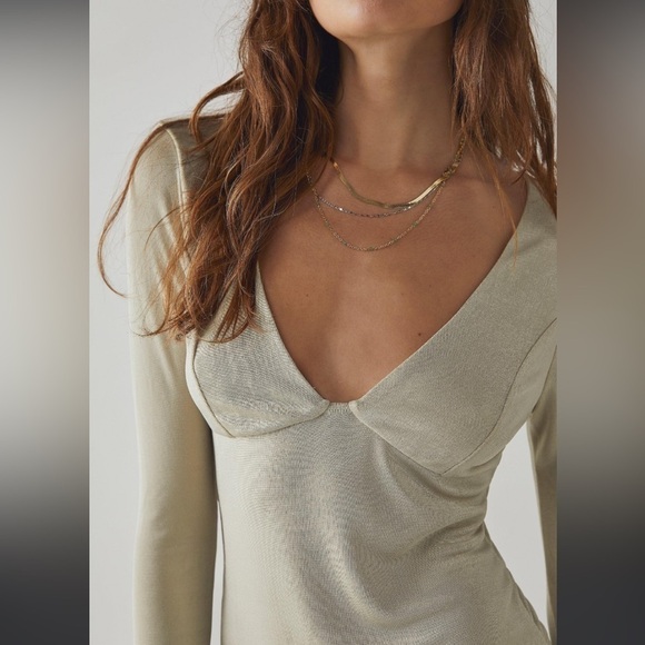 Free People Sleek Classy Long Sleeve Blouse Size Medium - Picture 2 of 11